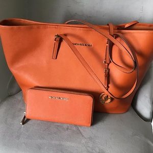 Michael Kors  Orange tote w/wallet